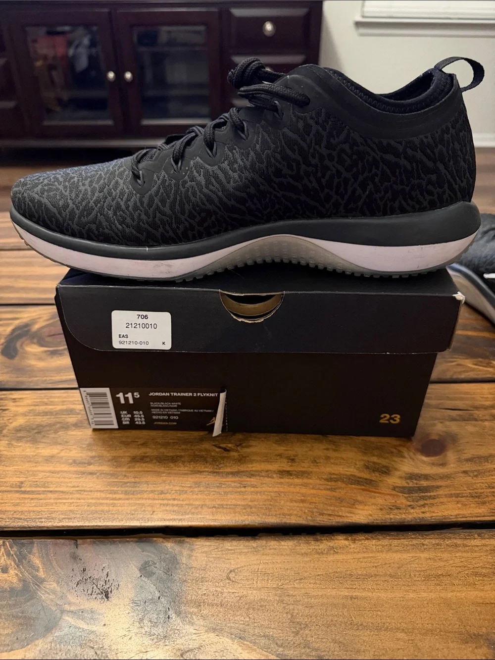 Jordan Trainer 2 FlyKnit. Sz. 11.5